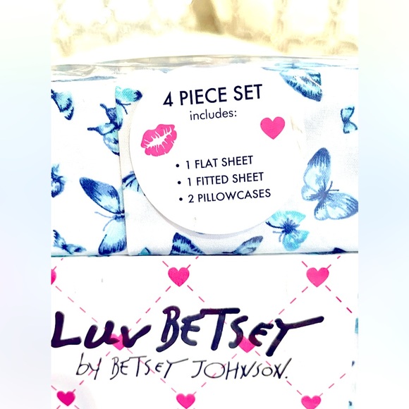 Betsey Johnson Twin Sheet Set - Picture 4 of 5